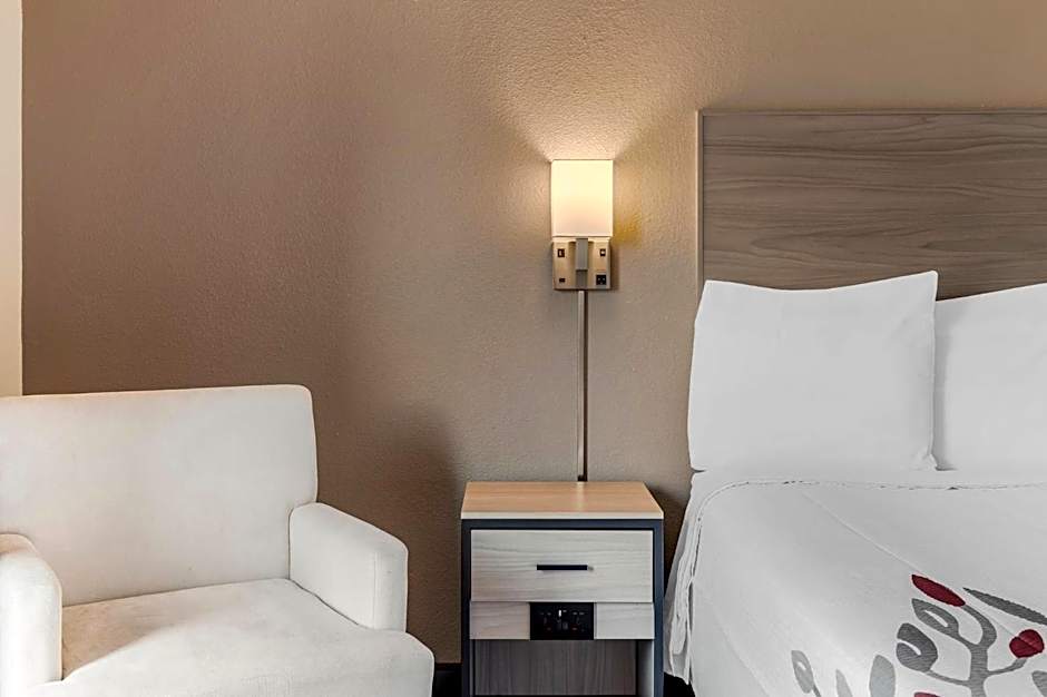 Photo 1 of 5 of Superior 1 King Bed, Nonsmoking
