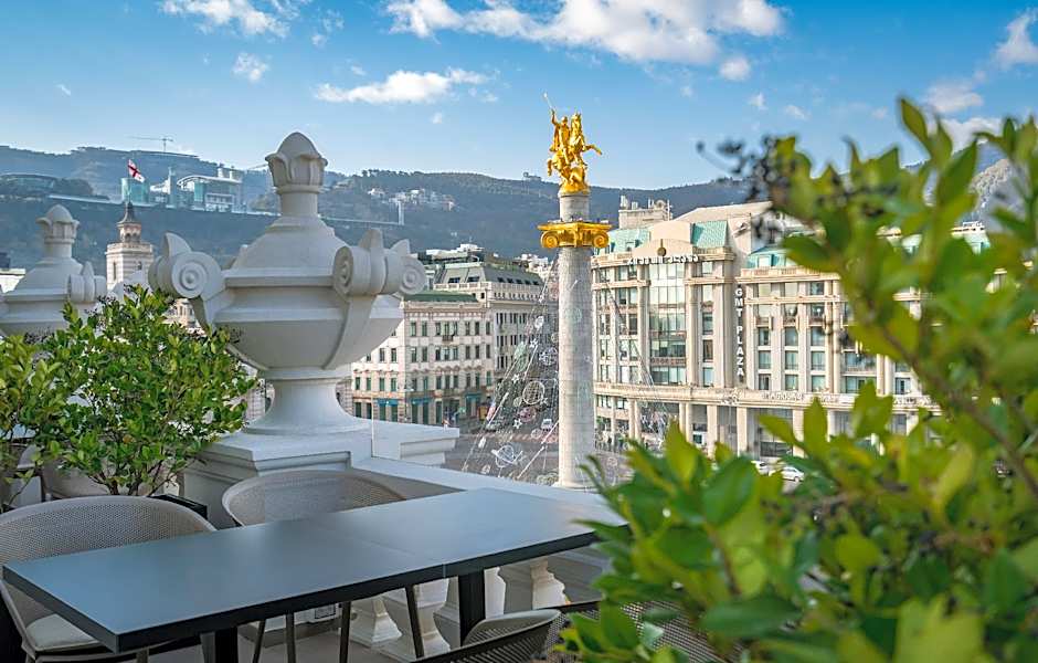 Monograph Freedom Square