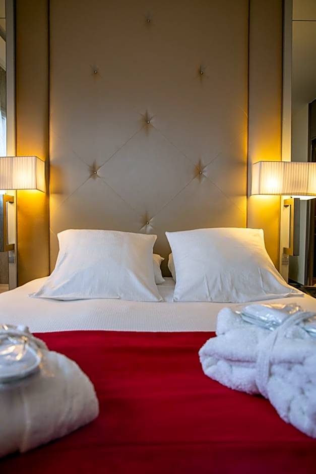 Photo 1 of 11 of Romantic Offer Double Room