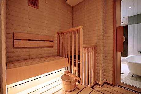 High floor suite with Sauna