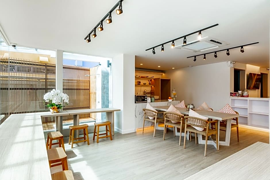 The Tint at Phuket Town Hotel