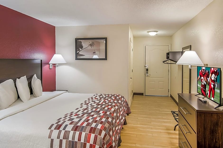 Red Roof Inn & Suites Pensacola East - Milton