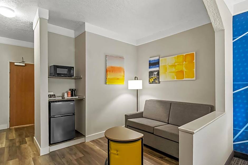 Comfort Suites Clackamas