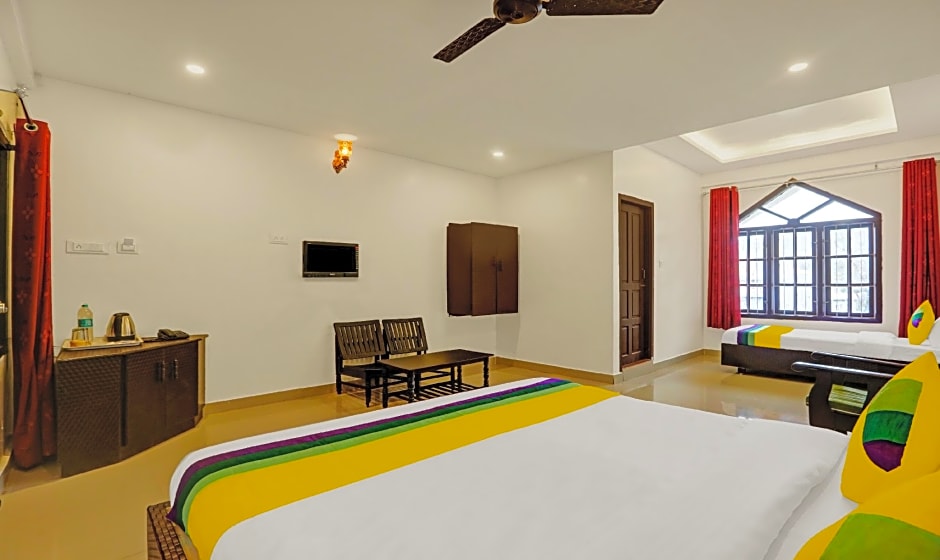 Itsy Hotels Regalia Grand, 500 Mtrs From Madikeri Fort
