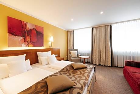 Deluxe Double or Twin Room with Lake View