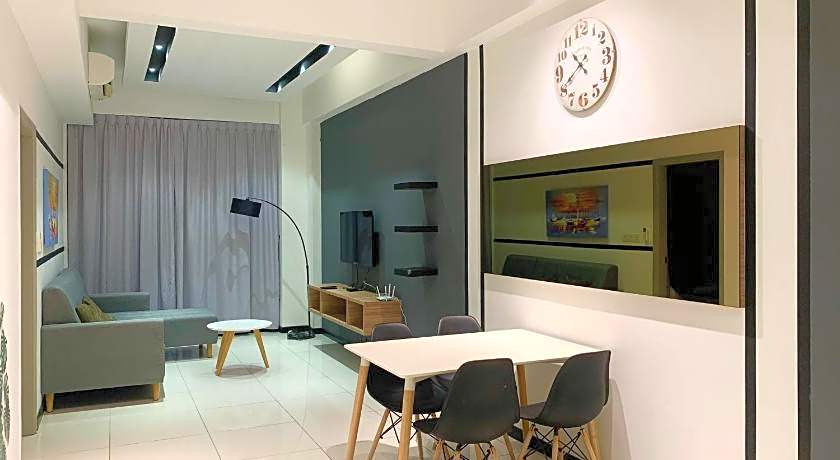 Sunset Seaview Vacation Condos @ Infinity Avenue