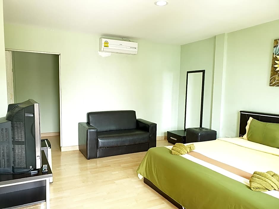 Sea beach Koh Larn 2 Hotel