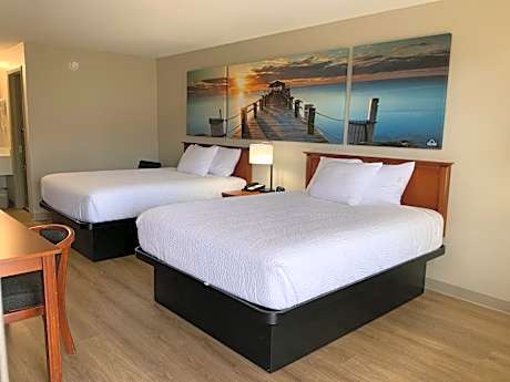 Queen Room with Two Queen Beds - Non-Smoking