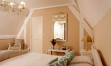 Suite-Deluxe-Ensuite