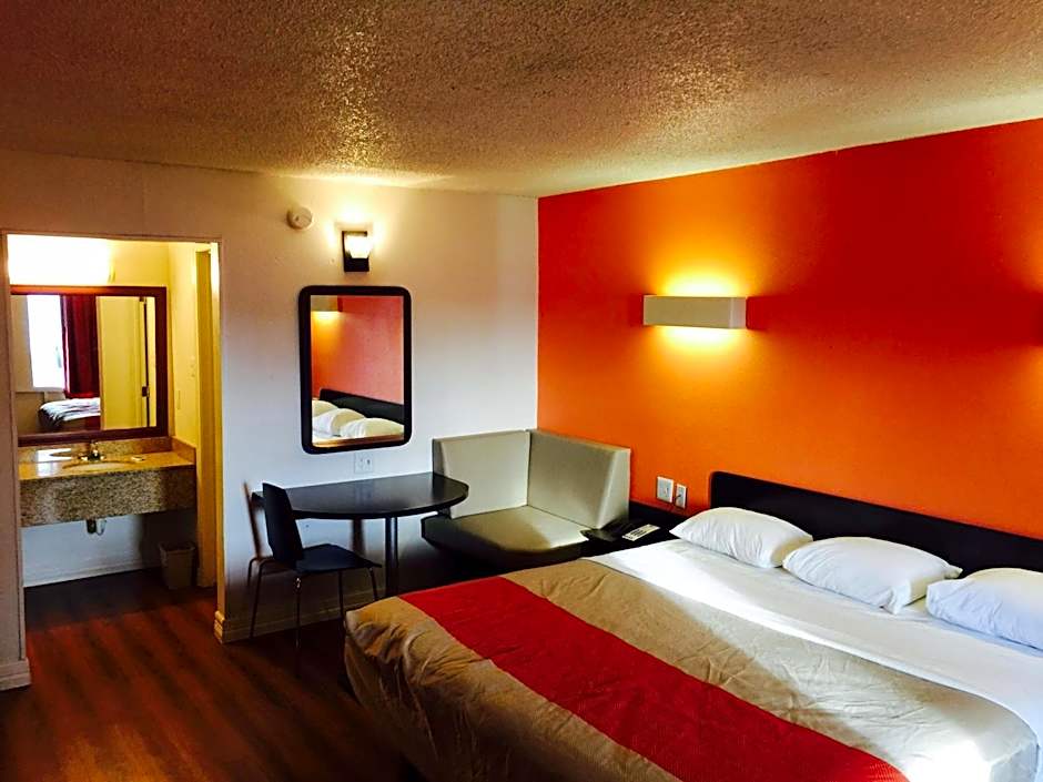 Motel 6-Houston, TX - East