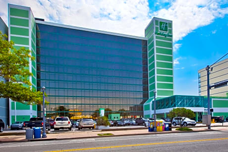 Holiday Inn Va Beach-Oceanside 21st St, an IHG Hotel