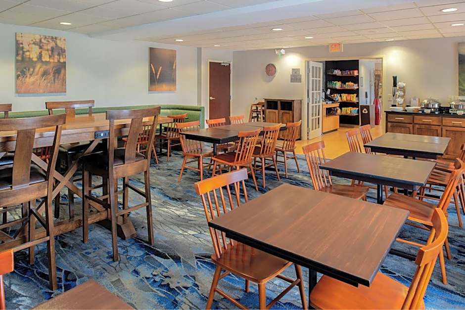 Fairfield Inn & Suites by Marriott Dayton Troy