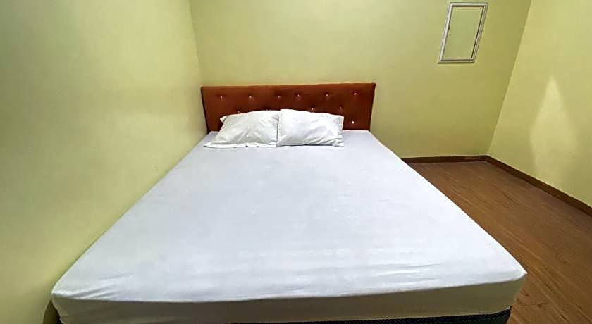 Homestay RN near Taman Bambu Runcing Polewali Mitra RedDoorz