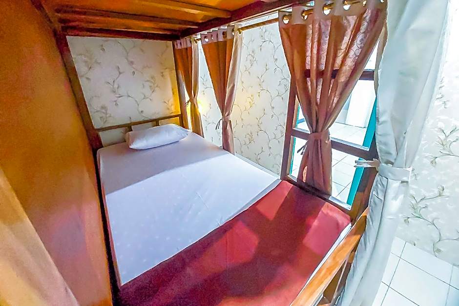 Shooting Star Hostel Kuta RedPartner (Mixed Dormitory)