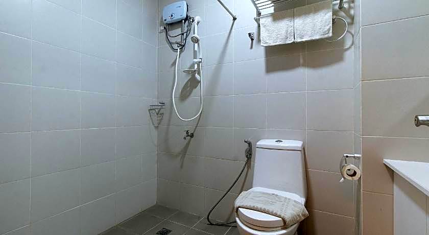RedDoorz @ Leoncia Apartelle Mandaue City