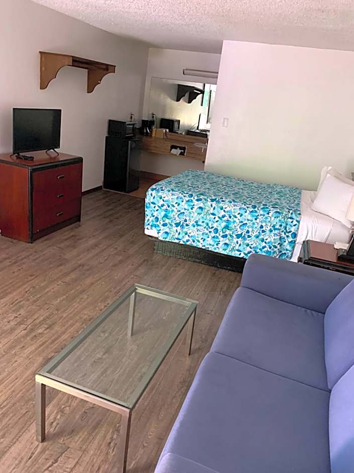 Smokey Point Motor Inn