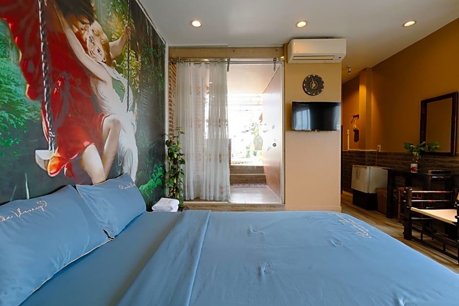 Photo 1 of 11 of Suite