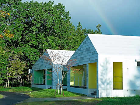 Holiday House Green Garden