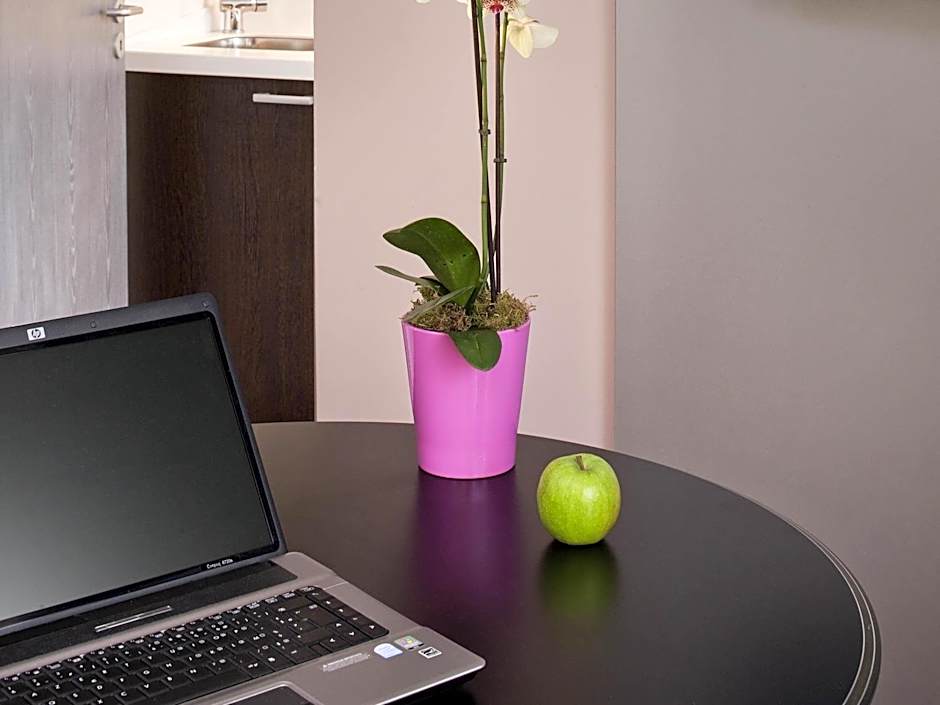 Residence Mercure Paris La Defense Grande Arche