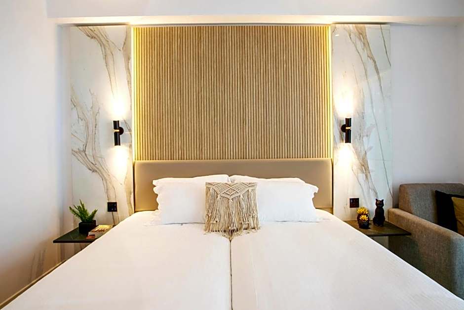 Cavo Maris Beach Hotel