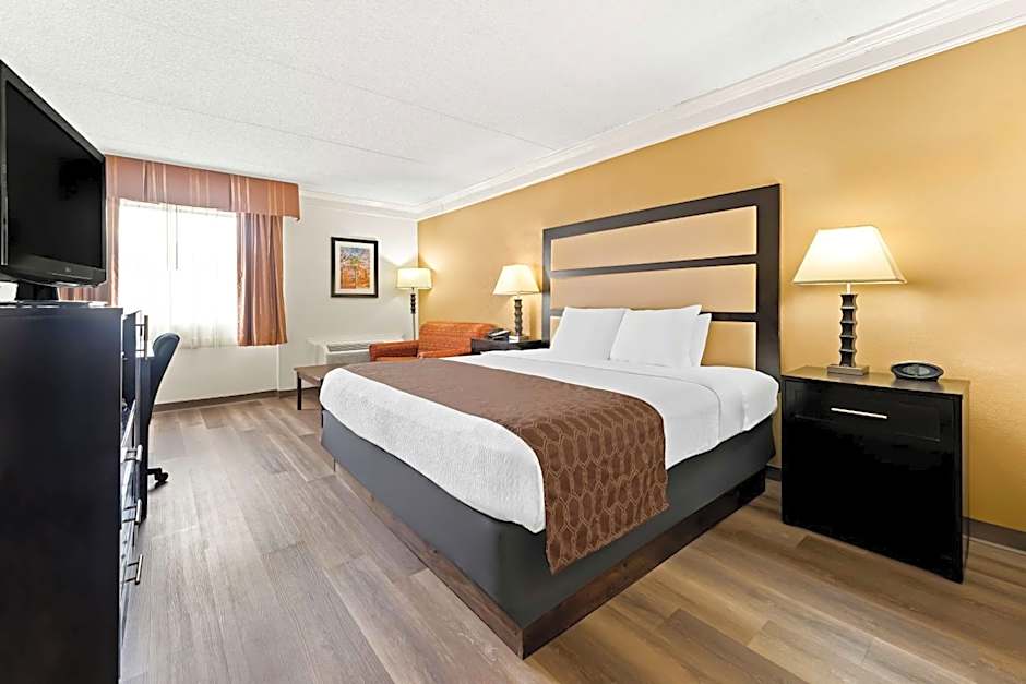 Photo 1 of 5 of 1 King Bed