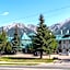 Pocaterra Inn & Waterslide