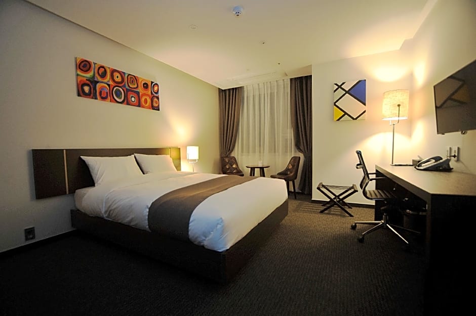 Yongin Central CO'OP Hotel