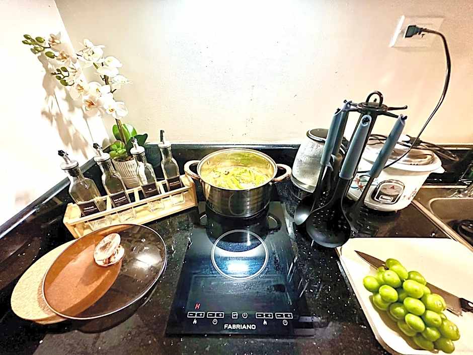 High Rise Condominium with Balcony, Pool, Skygarden, Grand lobby and Working Lounge 28F