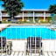 Mid Towne Inn & Suites