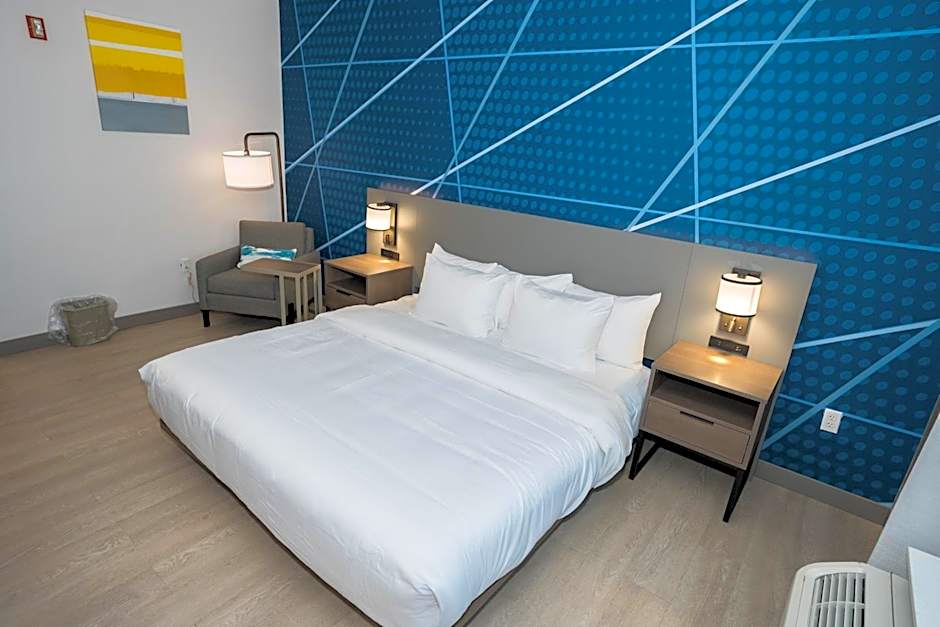 Comfort Inn & Suites River City Decatur