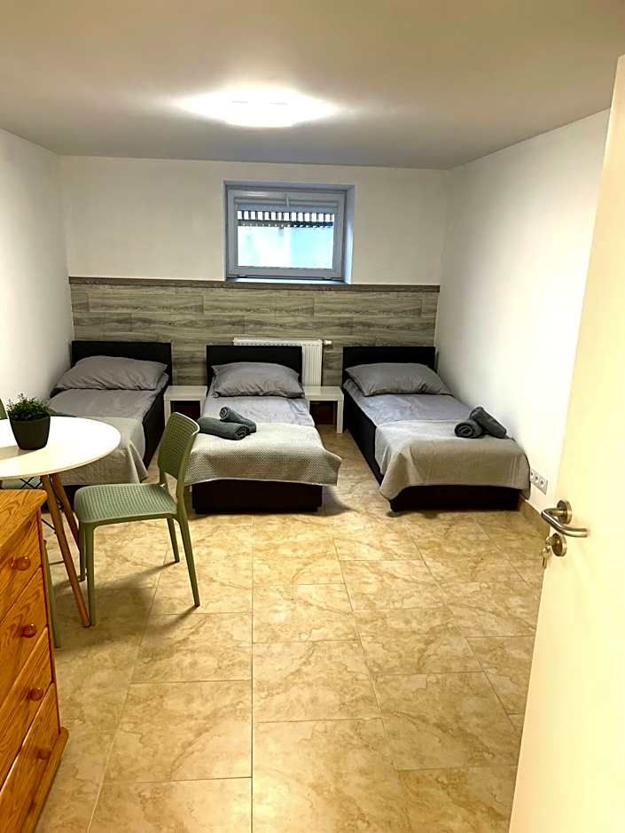 Hostel 24 Miejsca Parkingowe Noclegi Pracownicze.