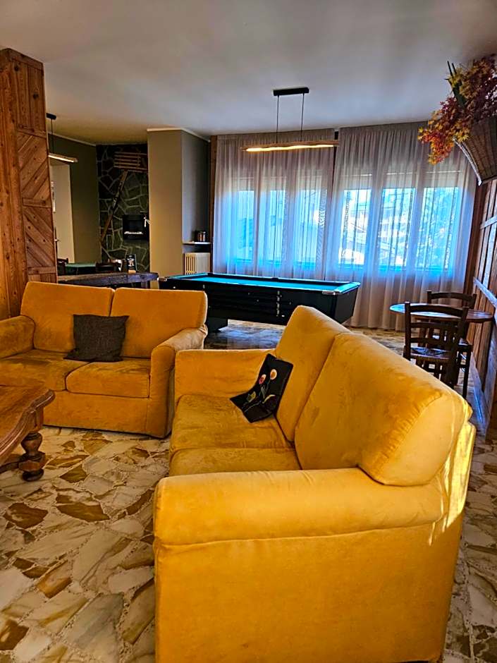 Hotel Holiday Debili