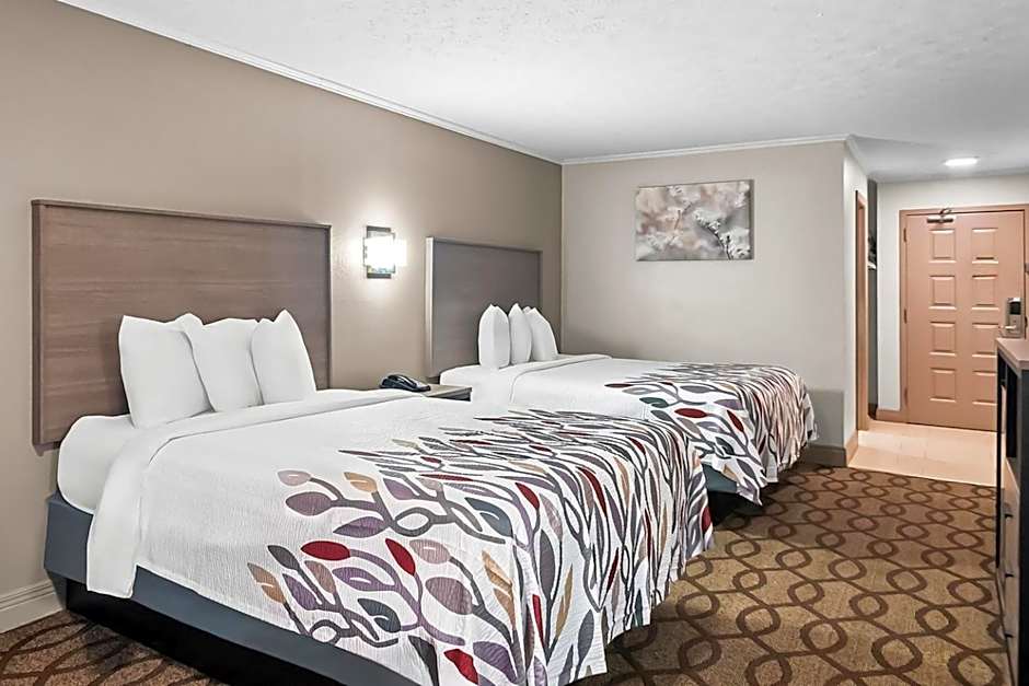 Red Roof Inn & Suites Lexington - Hamburg