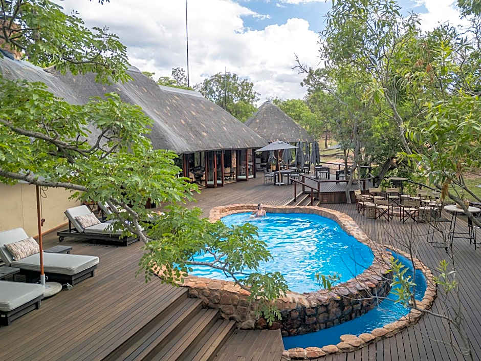 Ndlovu Safari Lodge