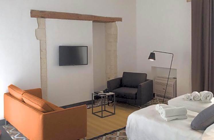 Isabella di Castiglia Apartments