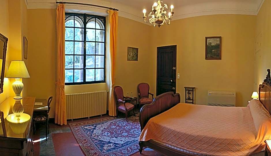 CHÂTEAU CAGNINACCI B&B