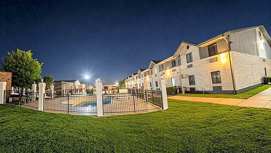Clarion Pointe Springfield Southeast