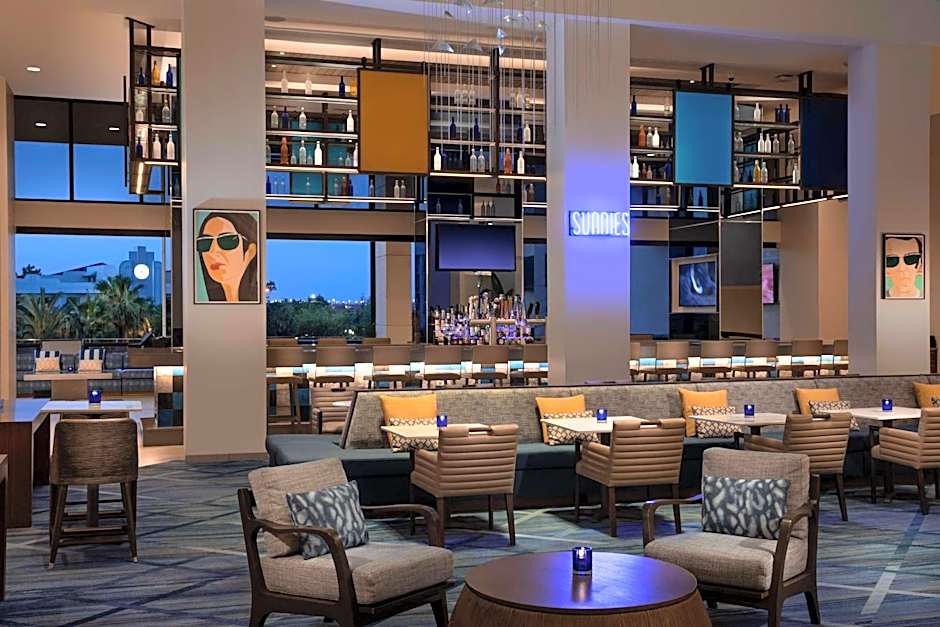 Hilton Orlando Buena Vista Palace Disney Springs Area
