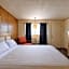First Inn By OYO Quinter Hwy 70