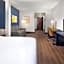 Comfort Suites Outlet Center