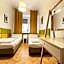 Hostel Helvetia - Private Rooms in City Center