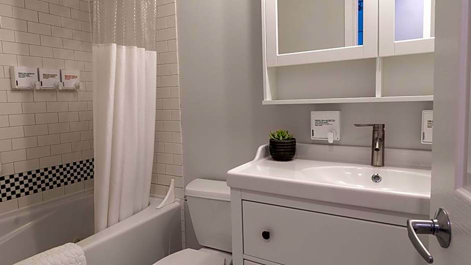 Alpenglow Lodge Studio with Pool Views by MVA