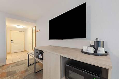 Room with Two Queen Beds - Non-Smoking