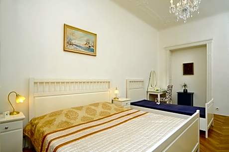 Apartment (8 Adults)