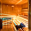 Bellagio Village - Holiday Apartments by the Lake - Seasonal Warm Pool and Sauna