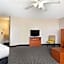La Quinta Inn & Suites by Wyndham Miami Airport East