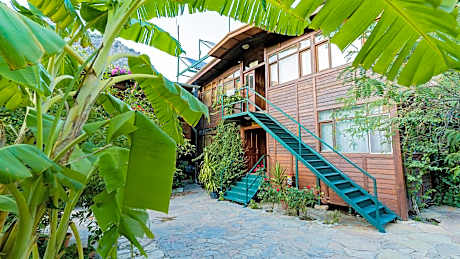 Türkmen Tree Houses