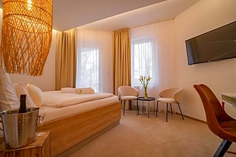 Deluxe Twin Room with Balcony