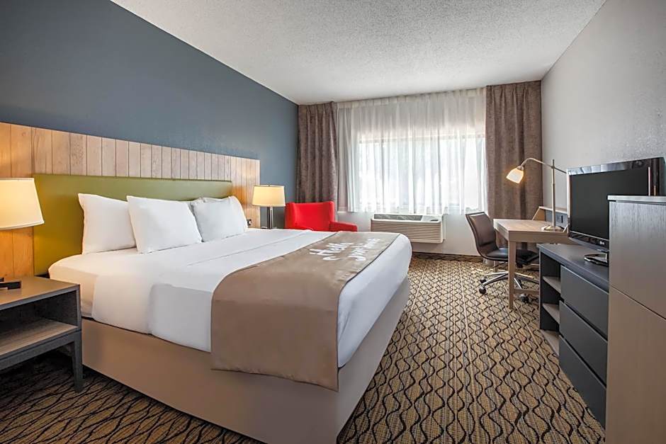 Days Inn & Suites by Wyndham Rochester Hills MI