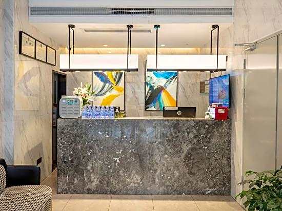 Moli Hotel (Guangzhou Yongqingfang Zhongshan 8th Road Subway Station)